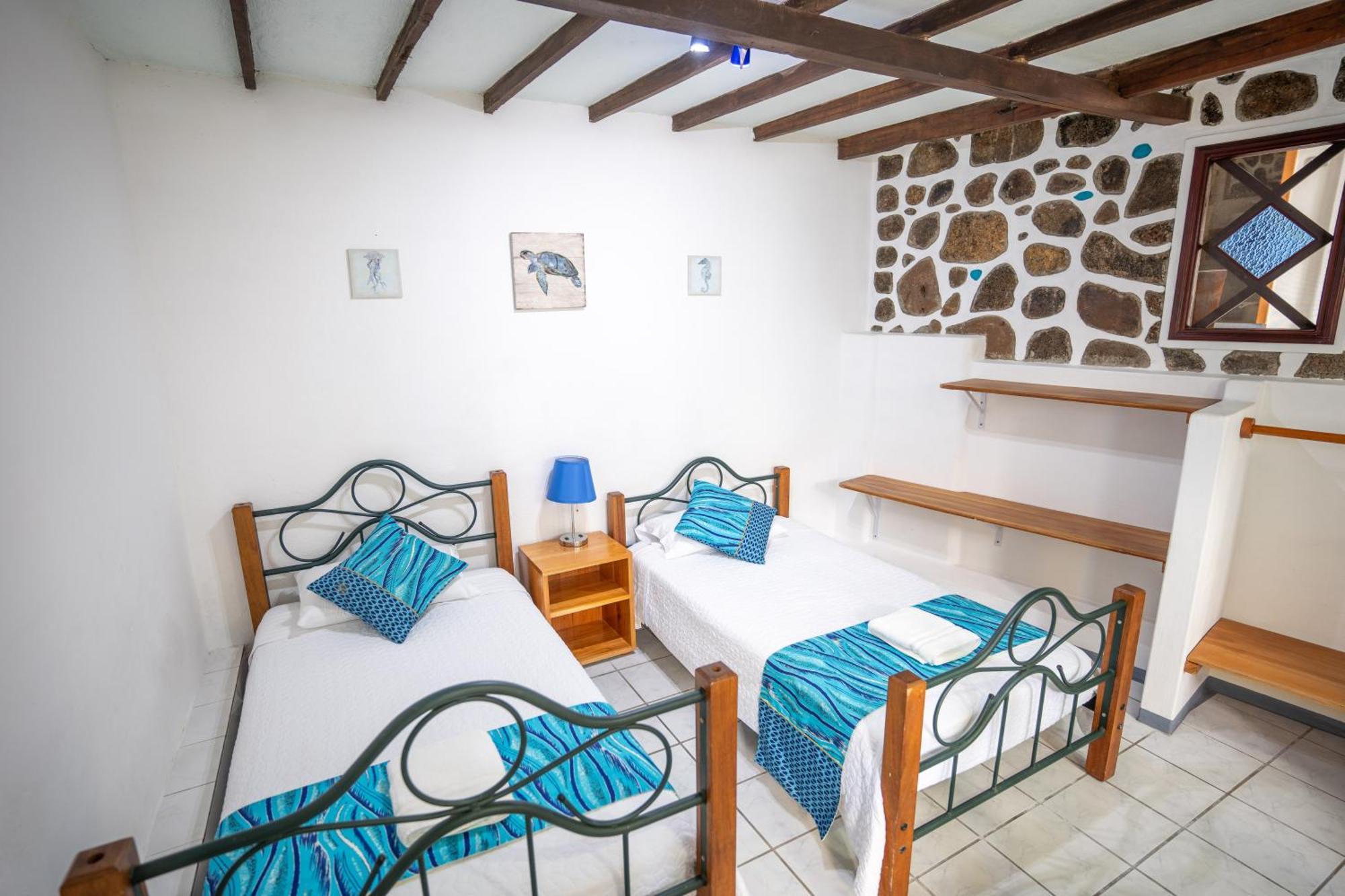 Maidith Galapagos Inn Пуерто Айора Екстериор снимка