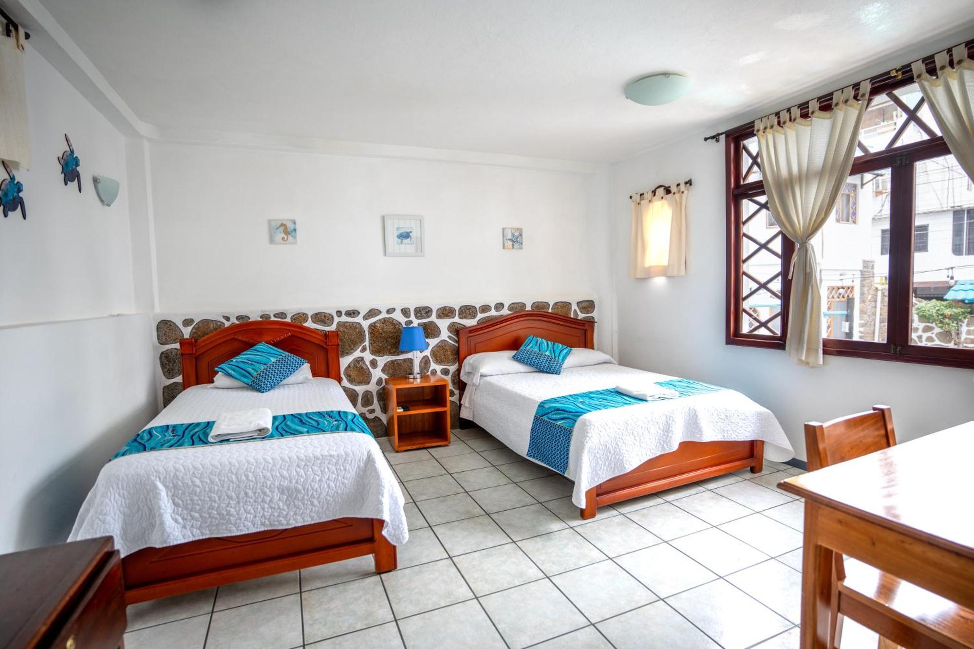 Maidith Galapagos Inn Пуерто Айора Екстериор снимка