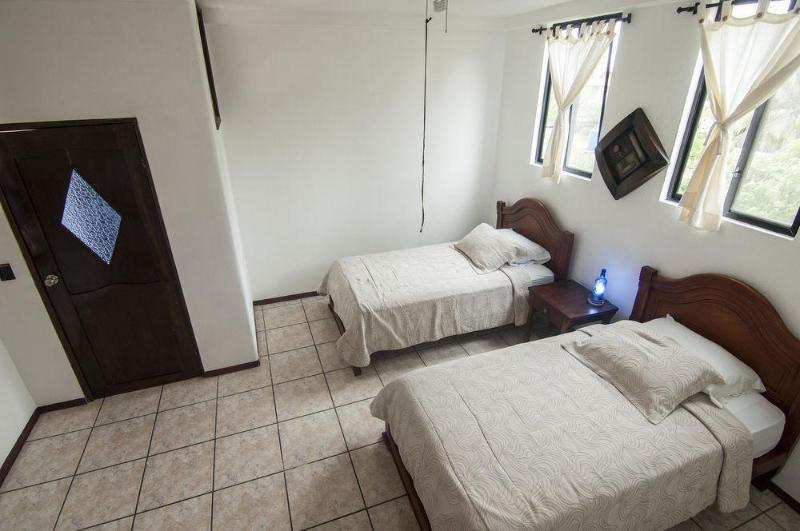 Maidith Galapagos Inn Пуерто Айора Екстериор снимка
